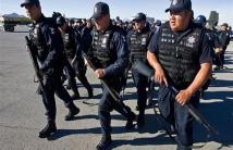  إصابة 17 شخصاً في صدامات بين الشرطة والمهاجرين في المكسيك