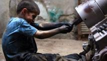 أطفال سوريا "العاملون" يدفعون أثمان الحرب و الفوضى