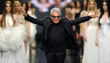 وفاة مصمم الأزياء الإيطالي روبرتو كافالي عن 83 عاماً