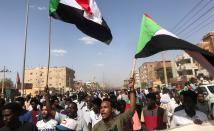 الشرطة السودانية تطلق قنابل للغاز المسيل للدموع على متظاهرين في الخرطوم