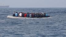 مهاجرون عالقون قبالة الشواطئ الإيطالية يناشدون لنجدتهم