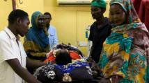بعد تدهور النظام الصحي.. مبادرات شعبية سودانية لإغاثة الجرحى