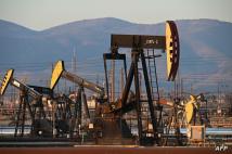  النفط يحقق مكاسب بعد انخفاض مخزونات الخام الأميركية