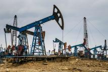 أسعار النفط تواصل ارتفاعها بانتظار إعلان من روسيا