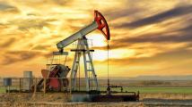 النفط يرتفع بفضل توقعات بنمو الطلب