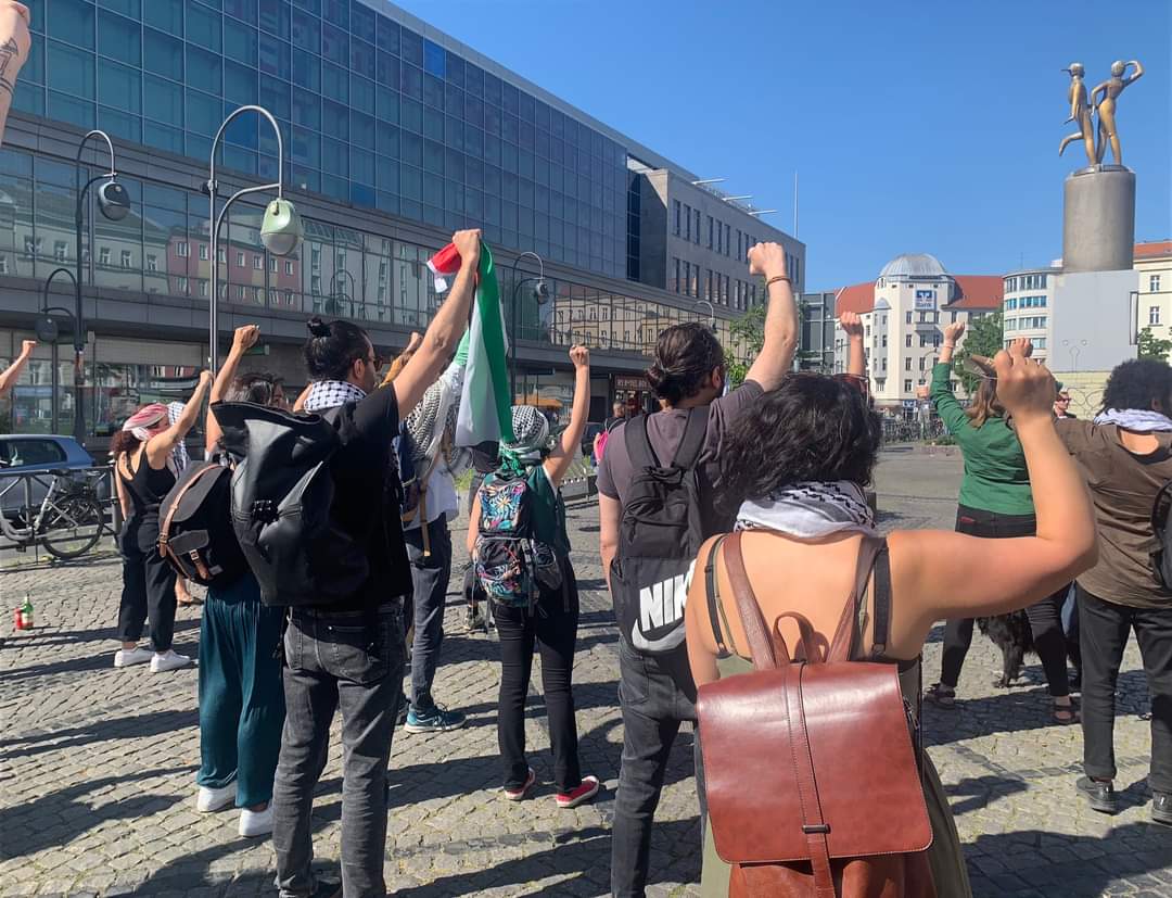 ألمانيا تمنع احتجاجات منددة باغتيال أبو عاقلة وتعتقل متظاهرين