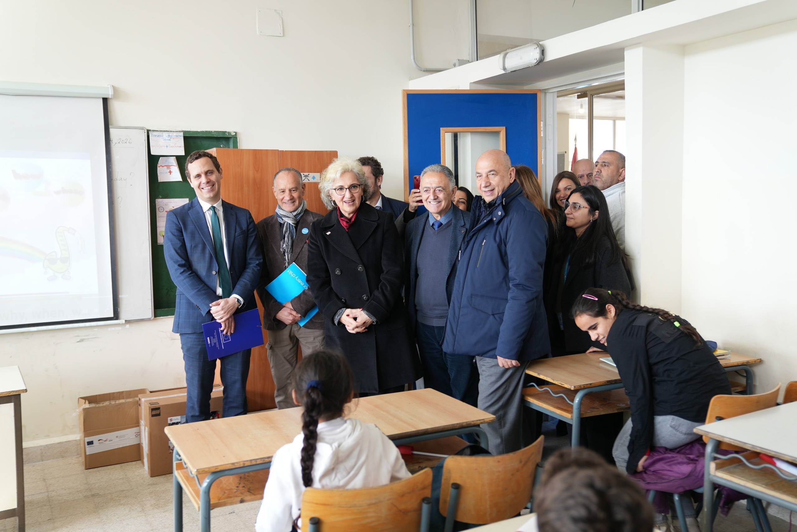 وزيرة التربية تعلن دعماً دولياً للمدارس اللبنانية