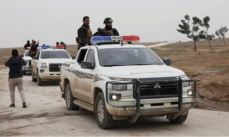 الجيش السوري يتسلم قاعدة استراتيجية شمال البلاد